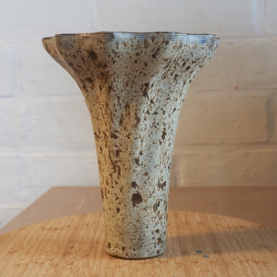 Vaas Etna bloemvorm spikkel